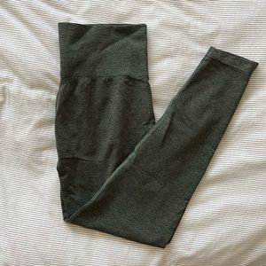 QQQ Contour Olive Leggings